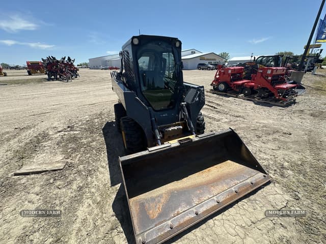 Image of John Deere 318E equipment image 2