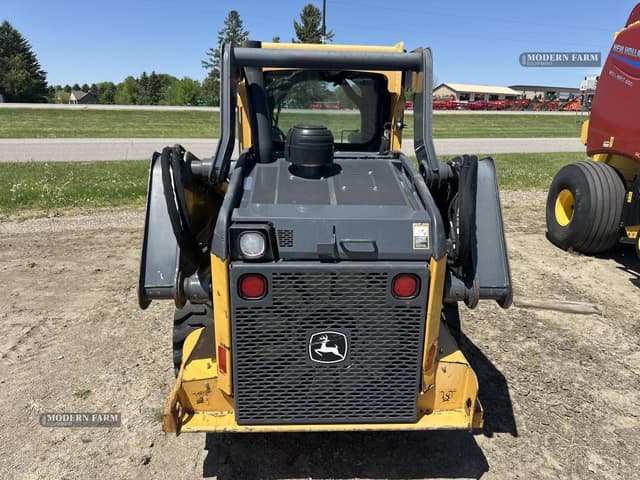 Image of John Deere 318E equipment image 3