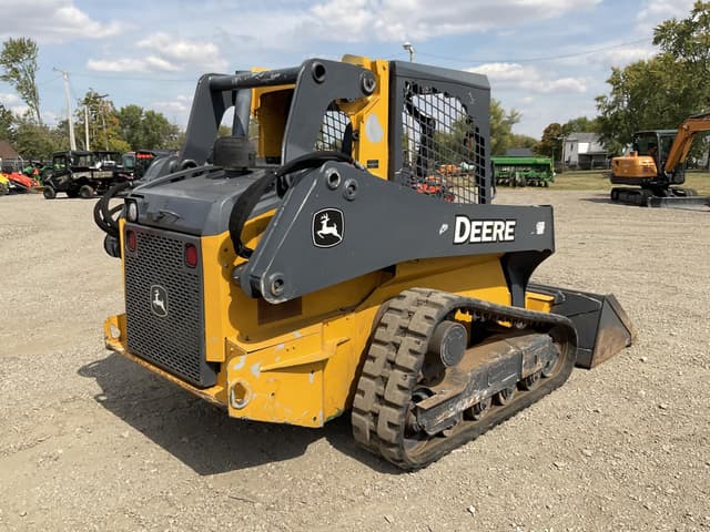 Image of John Deere 319E equipment image 4
