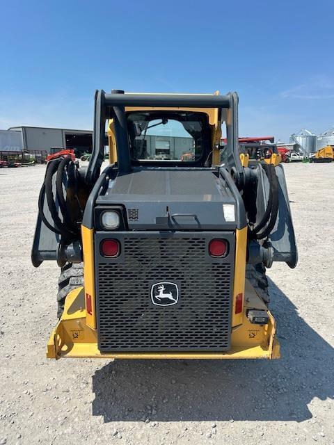 Image of John Deere 320E equipment image 3