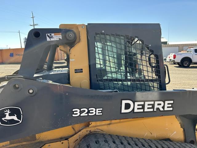 Image of John Deere 323E equipment image 4