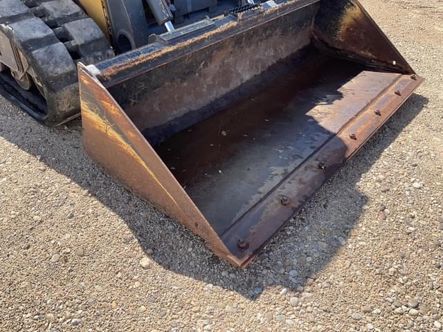 Image of John Deere 323E equipment image 3