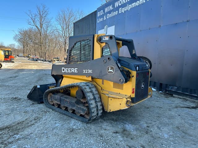 Image of John Deere 323E equipment image 1