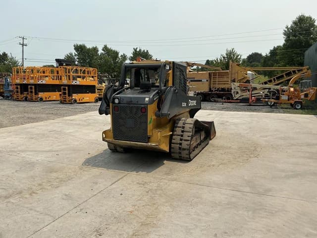Image of John Deere 323E equipment image 3