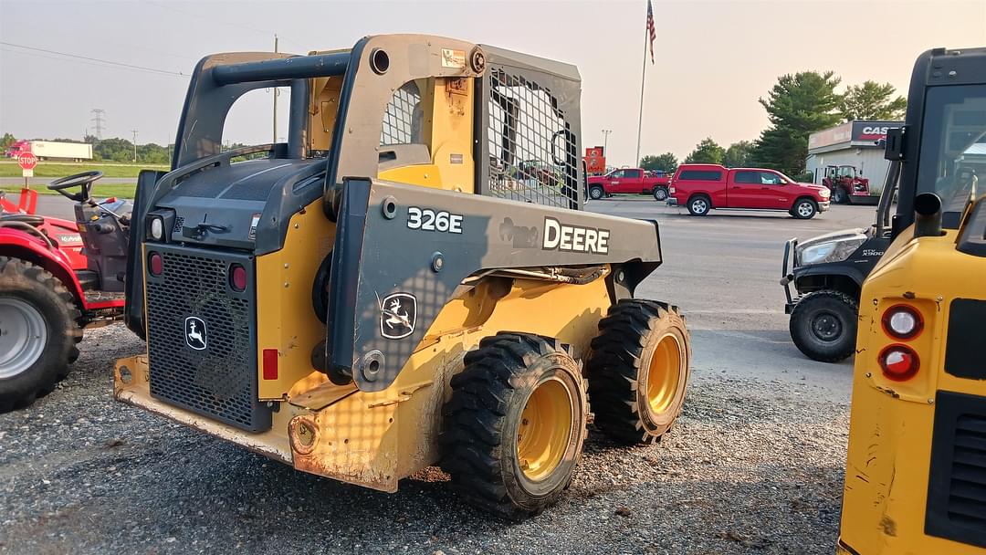 Image of John Deere 326E Image 1