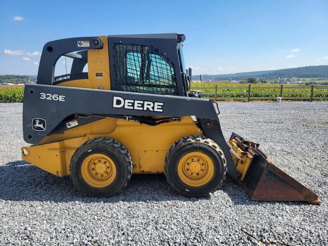 Image of John Deere 326E equipment image 3