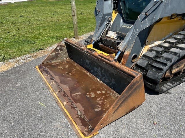 Image of John Deere 329 equipment image 3