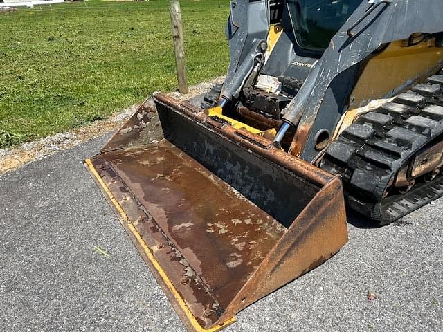 Image of John Deere 329 equipment image 2