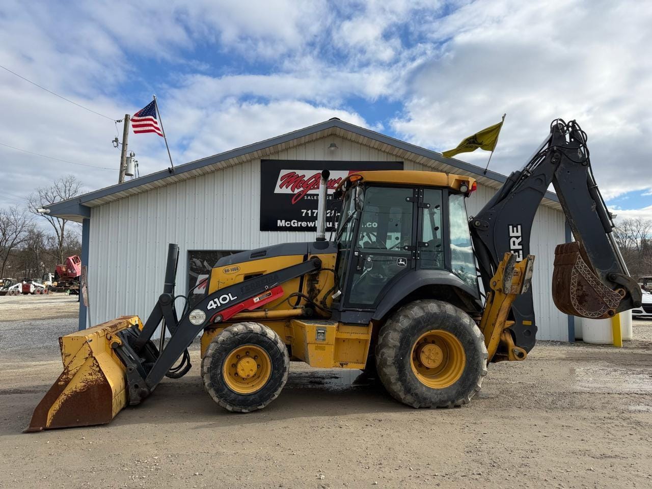 2015 John Deere 410L Equipment Image0
