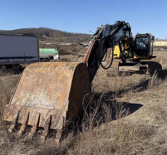 Image of John Deere 470G LC equipment image 1