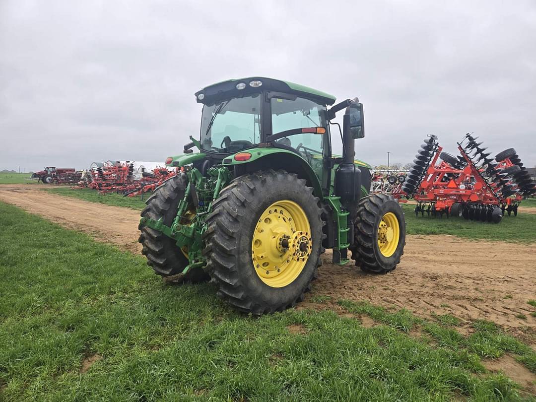 Image of John Deere 6215R Image 1