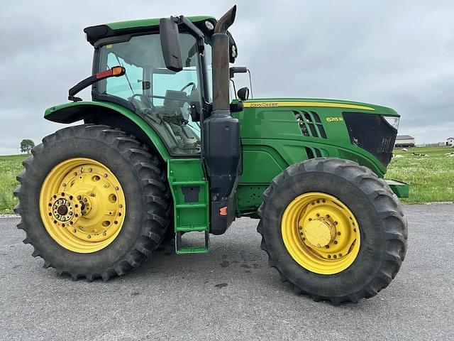 Image of John Deere 6215R equipment image 4