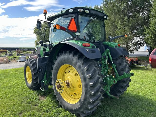 Image of John Deere 6215R equipment image 4