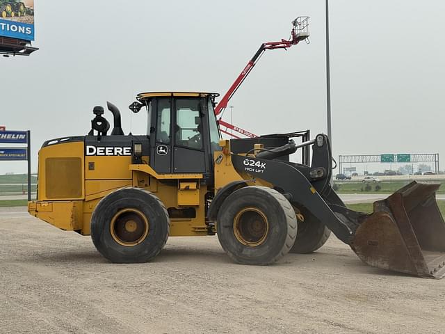 Image of John Deere 624K equipment image 4