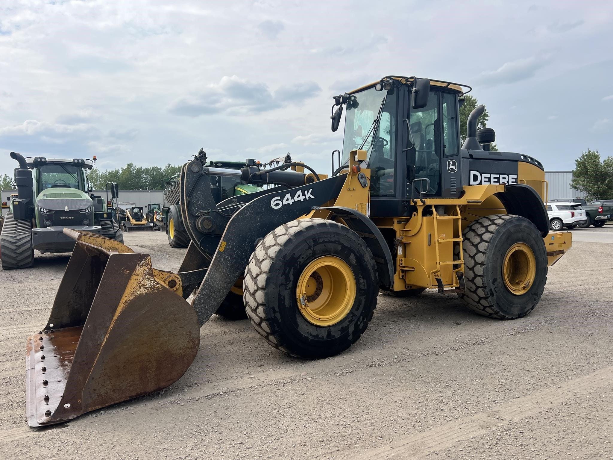 2015 John Deere 644K Equipment Image0