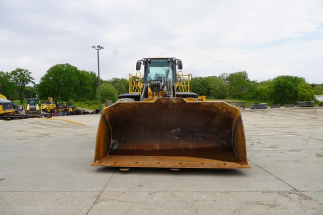 Image of John Deere 744K equipment image 2