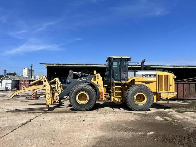 Image of John Deere 824K equipment image 1