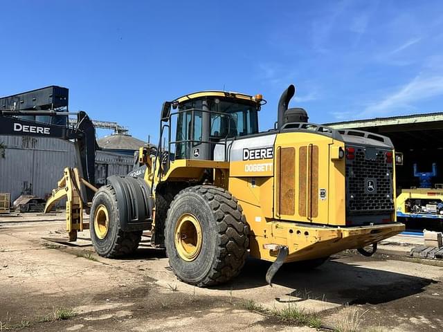 Image of John Deere 824K equipment image 2