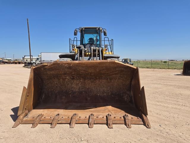 Image of John Deere 844K-II equipment image 4