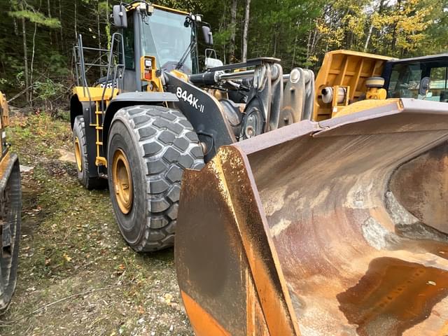 Image of John Deere 844K equipment image 2