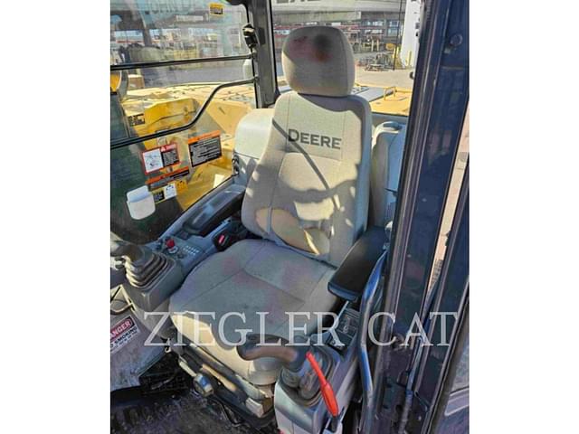 Image of John Deere 135G equipment image 2