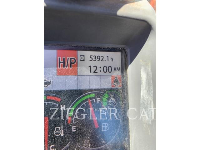Image of John Deere 250G LC equipment image 2