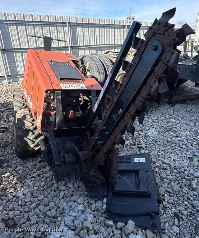 Image of Ditch Witch 410SX equipment image 2