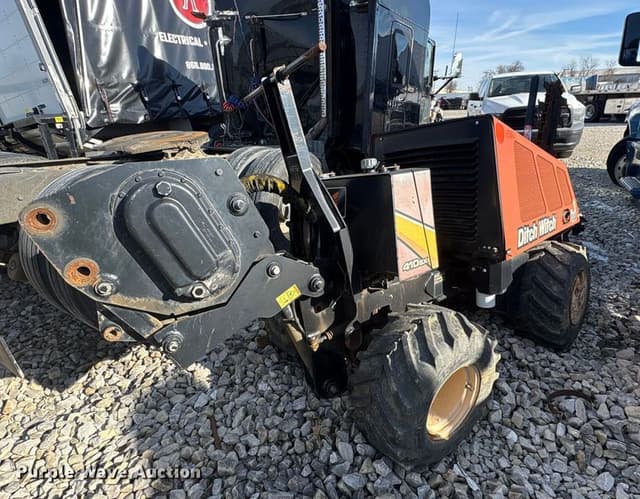 Image of Ditch Witch 410SX equipment image 4