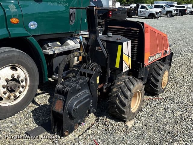Image of Ditch Witch 410SX equipment image 2