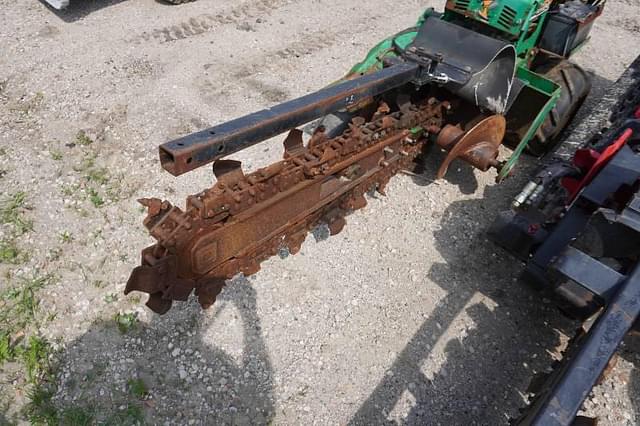 Image of Ditch Witch RT24 equipment image 4