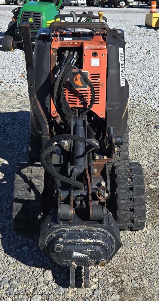 Image of Ditch Witch R300 equipment image 1