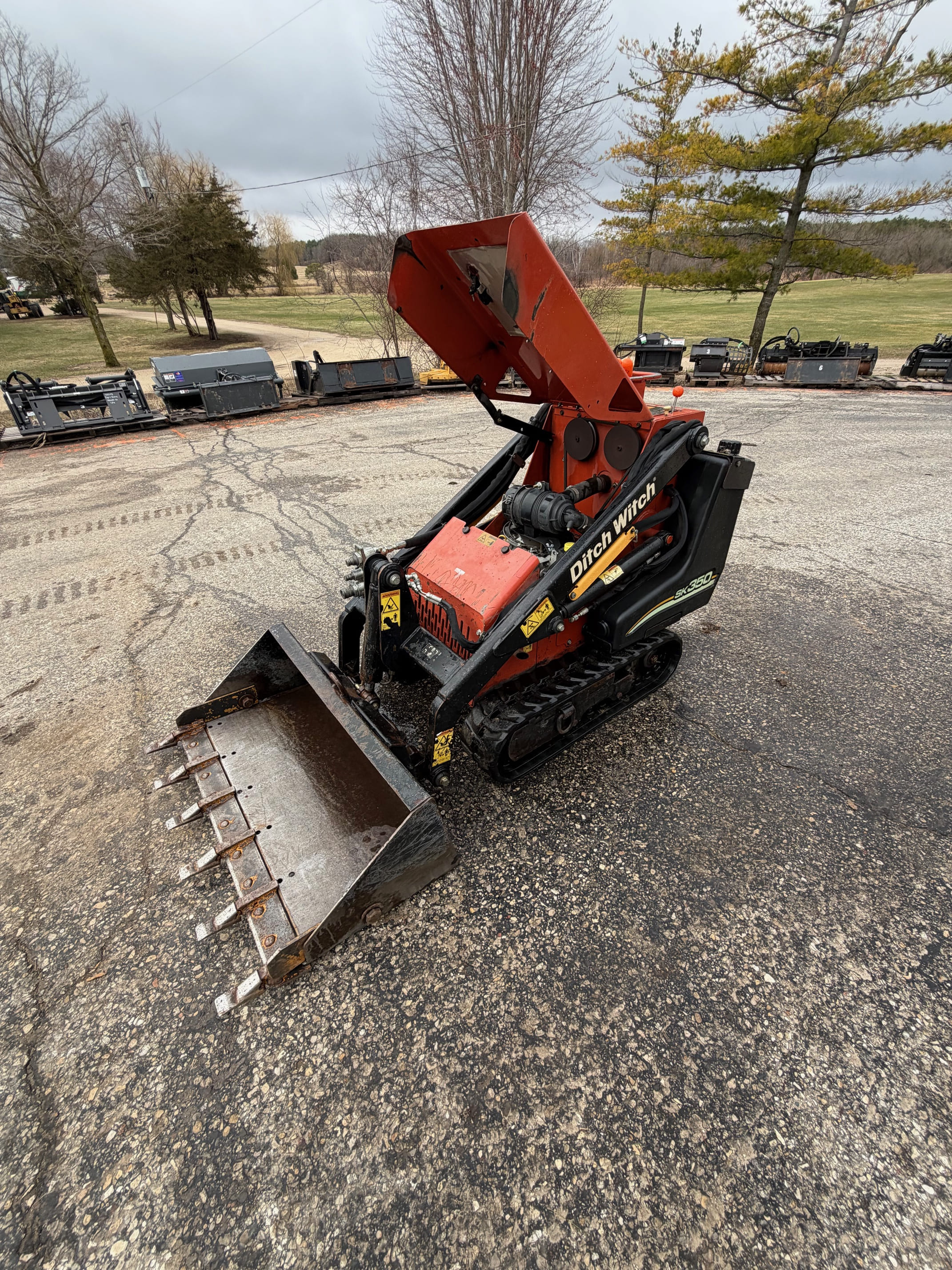 2015 Ditch Witch SK350 Equipment Image0