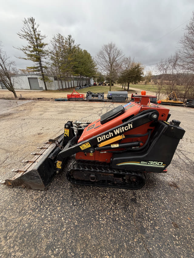 Image of Ditch Witch SK350 equipment image 4