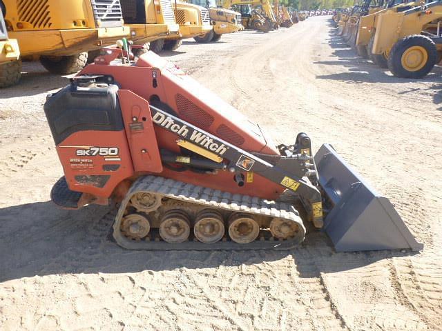 Image of Ditch Witch SK750 equipment image 2