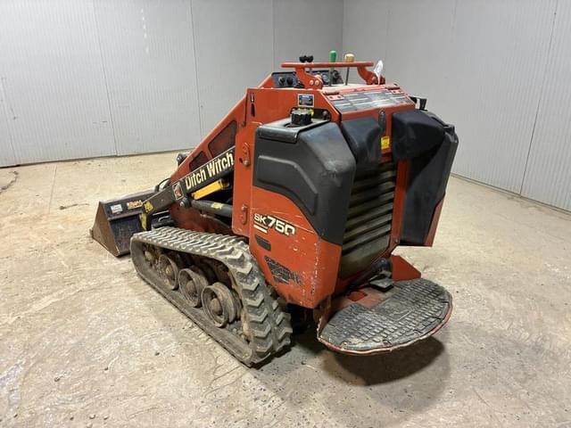 Image of Ditch Witch SK750 equipment image 2