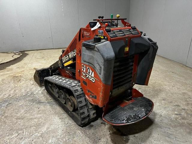 Image of Ditch Witch SK750 equipment image 2