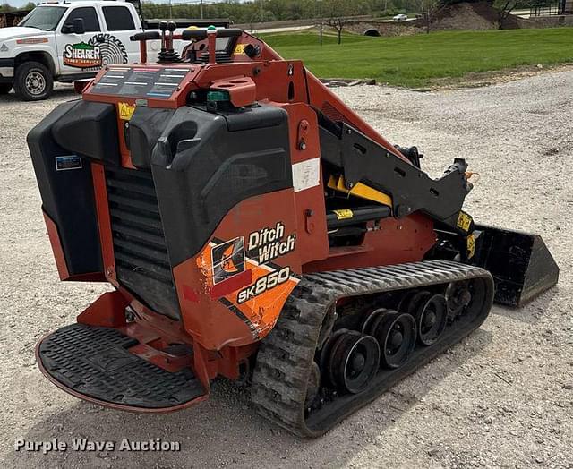 Image of Ditch Witch SK850 equipment image 4