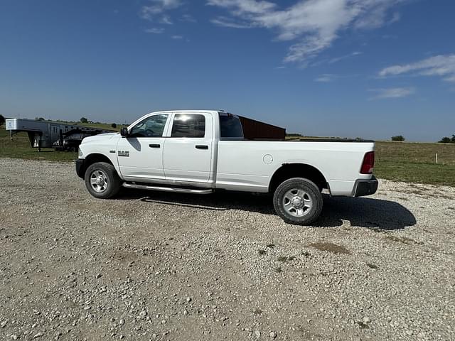 Image of Dodge Ram 2500 equipment image 2