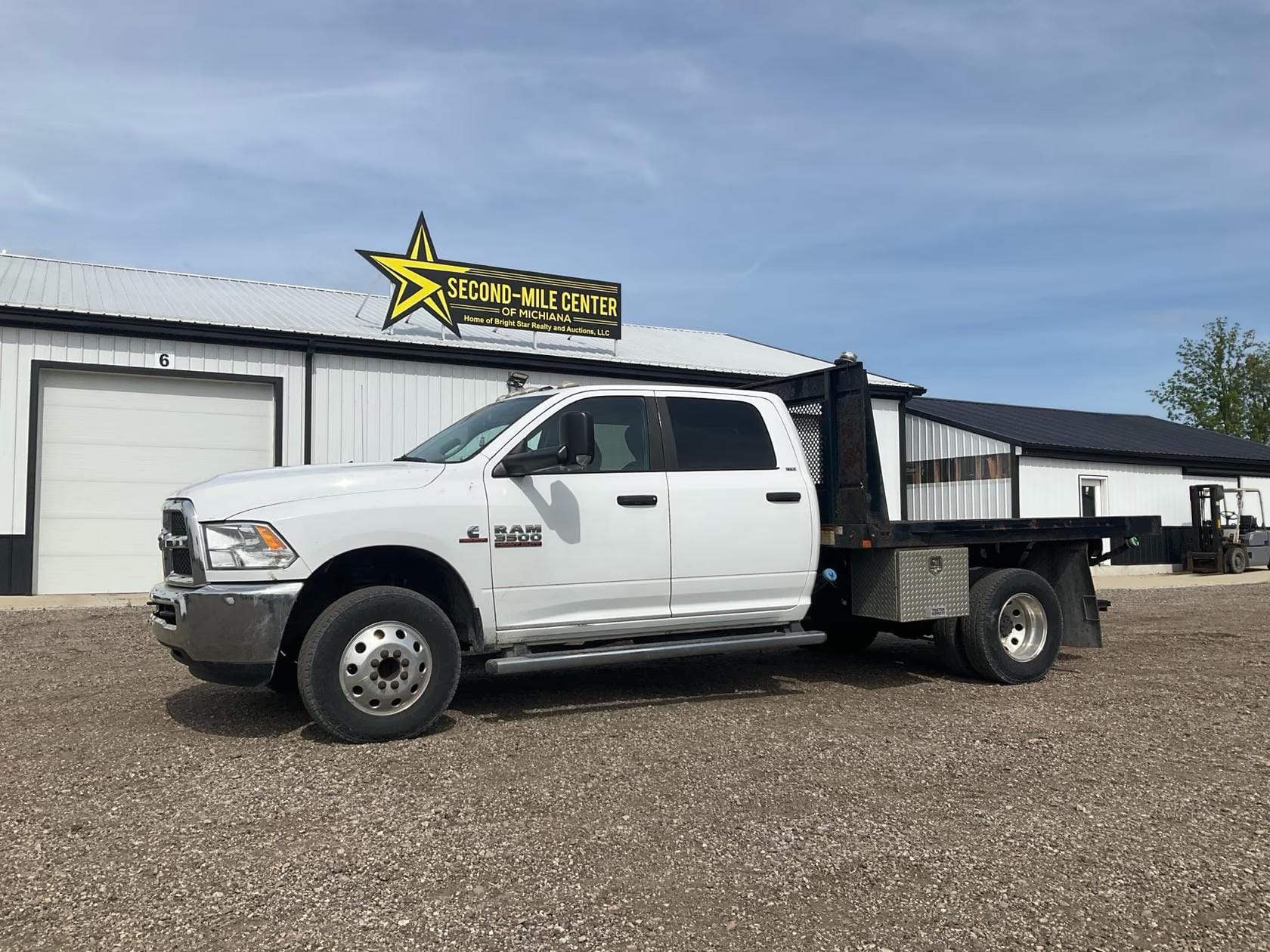 2015 Dodge Ram 3500 Equipment Image0