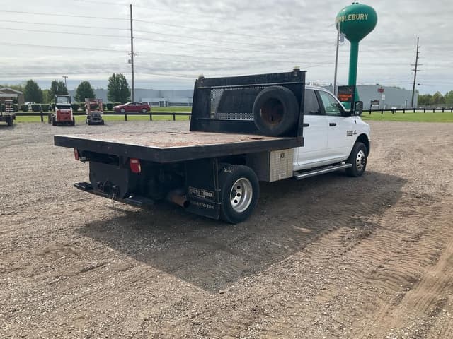 Image of Dodge Ram 3500 equipment image 4