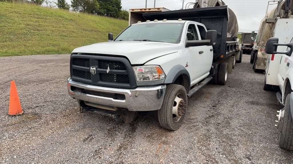 2015 Dodge Ram 5500 Equipment Image0