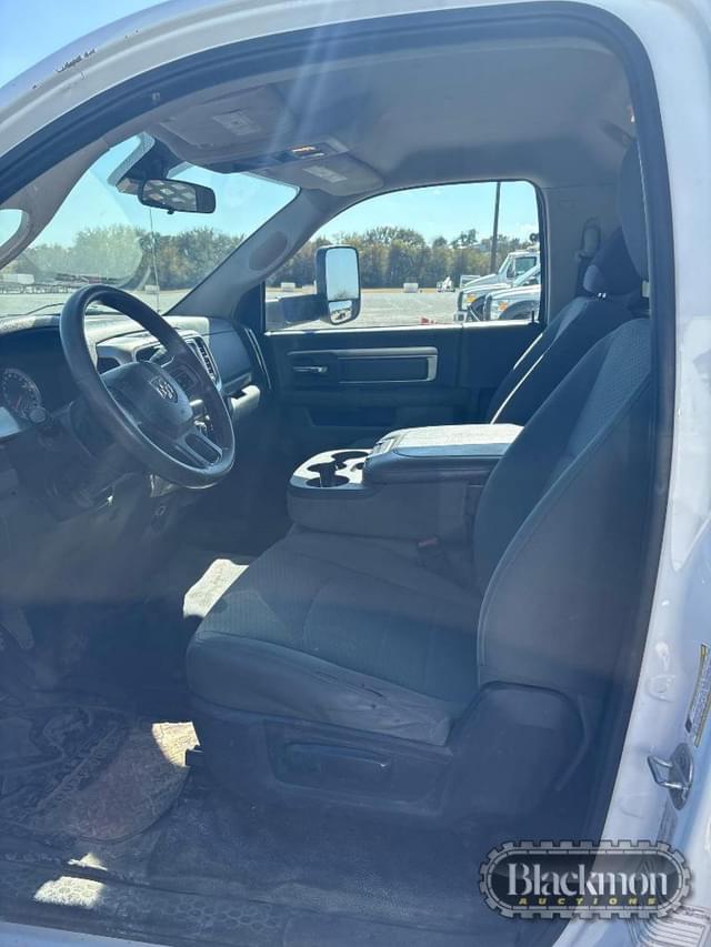 Image of Dodge Ram 5500 equipment image 4