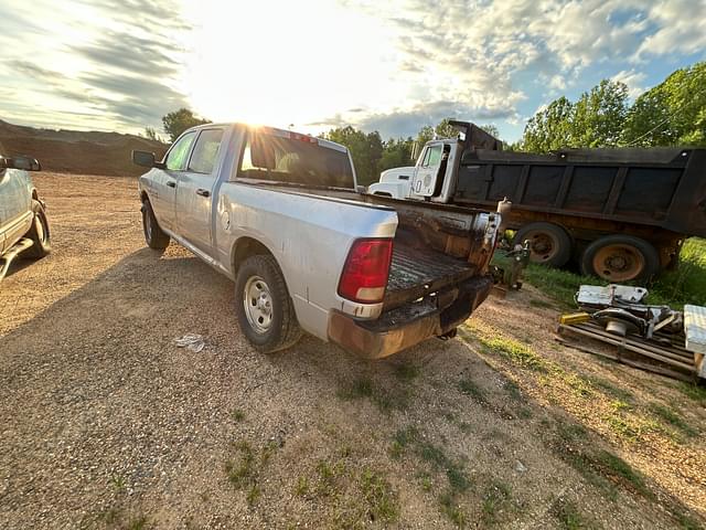 Image of Dodge Ram 1500 equipment image 3