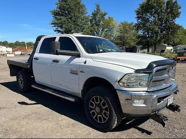 Image of Dodge Ram 2500 equipment image 2