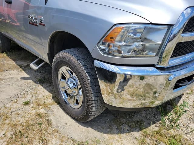 Image of Dodge Ram 2500 equipment image 2