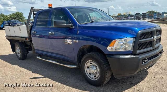 Image of Dodge Ram 2500 equipment image 2
