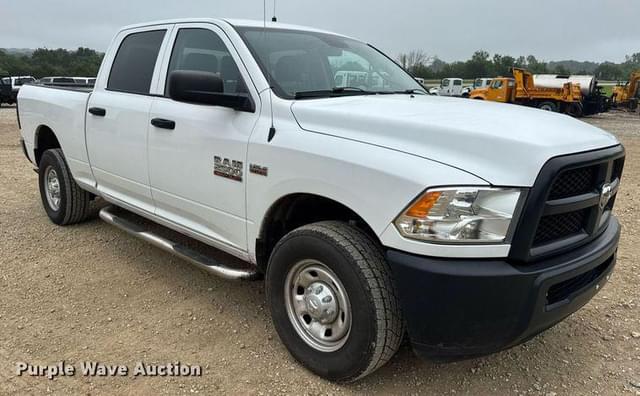 Image of Dodge Ram 2500 equipment image 2