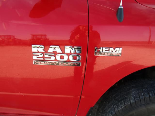 Image of Dodge Ram 2500HD equipment image 4