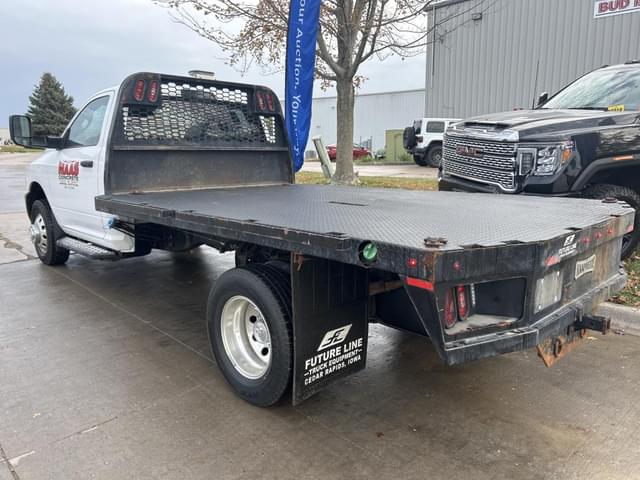 Image of Dodge Ram 3500 equipment image 2