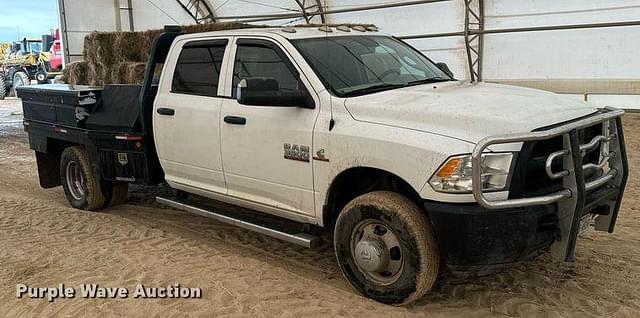 Image of Dodge Ram 3500 equipment image 2